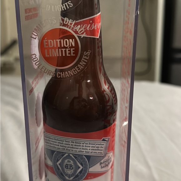 Budweiser Bluetooth Speakers - Picture 5 of 5